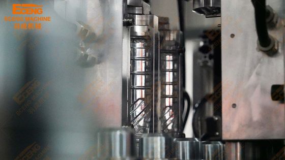 Modanatura automatico pieno della bottiglia dell'animale domestico che rende a macchina 50KW 28 millimetri