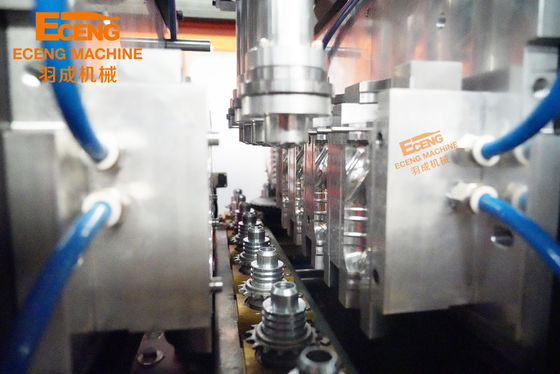Bevanda di plastica di salto di CDD del succo dell'acqua della distesa della macchina di 4 cavità della bottiglia automatica piena dell'ANIMALE DOMESTICO