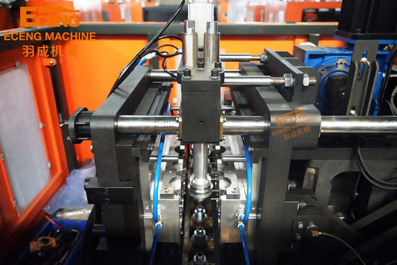 Bevanda di plastica di salto di CDD del succo dell'acqua della distesa della macchina di 4 cavità della bottiglia automatica piena dell'ANIMALE DOMESTICO