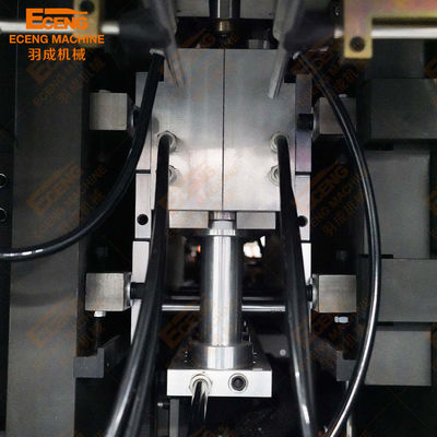 Attrezzatura completamente automatica di esempi del processo di soffiatura in forma ad alto rendimento