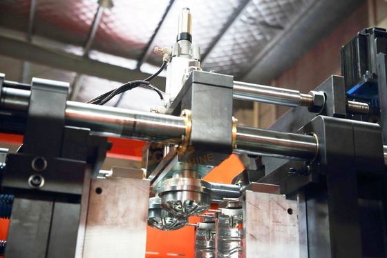 Macchina automatica 1500BPH 5liter Eceng Q5L2 48kW dello stampaggio mediante soffiatura della bottiglia di acqua