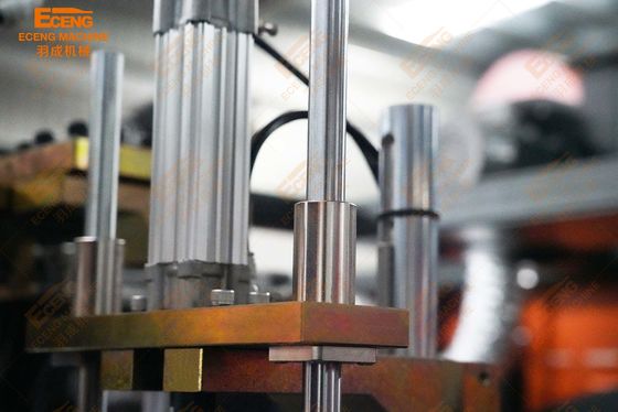 Macchine per la piegatura di barattoli per caramelle per animali domestici Automatica 4 cavità 2000-2400BPH