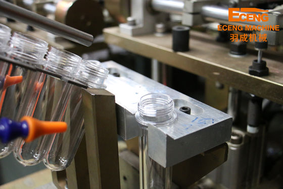 2000BPH Automatic Blow Molding Machine 2 Bottiglia per bevande d'acqua a cavità