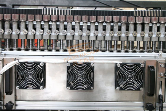 8 creatore automatico della bottiglia della macchina 600ml dello stampaggio mediante soffiatura delle cavità