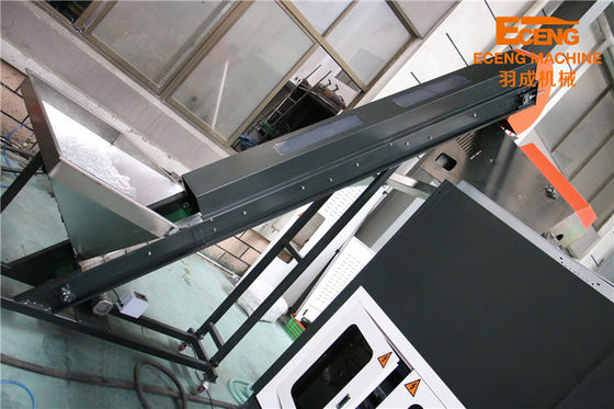 Macchina automatica 5.5*1.8*1.9m dello stampaggio mediante soffiatura della bottiglia di acqua minerale da 2 litri