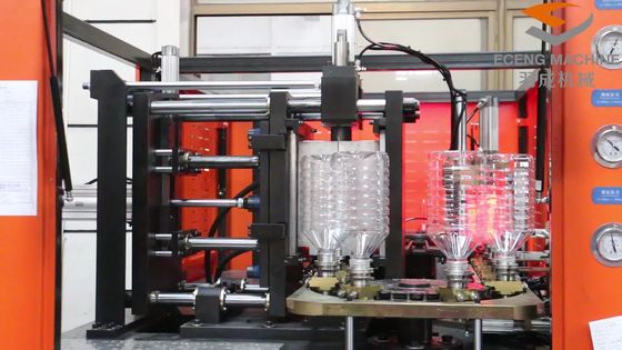 ANIMALE DOMESTICO di Olive Oil Bottle Automatic fresatrice 380V 50hz del colpo da 5 litri