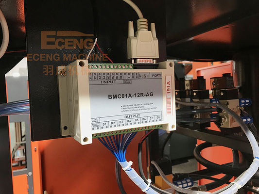 Macchina di salto 200ml 500ml della bottiglia automatica dei semi 16KW processo di soffiatura in forma da 1 litro
